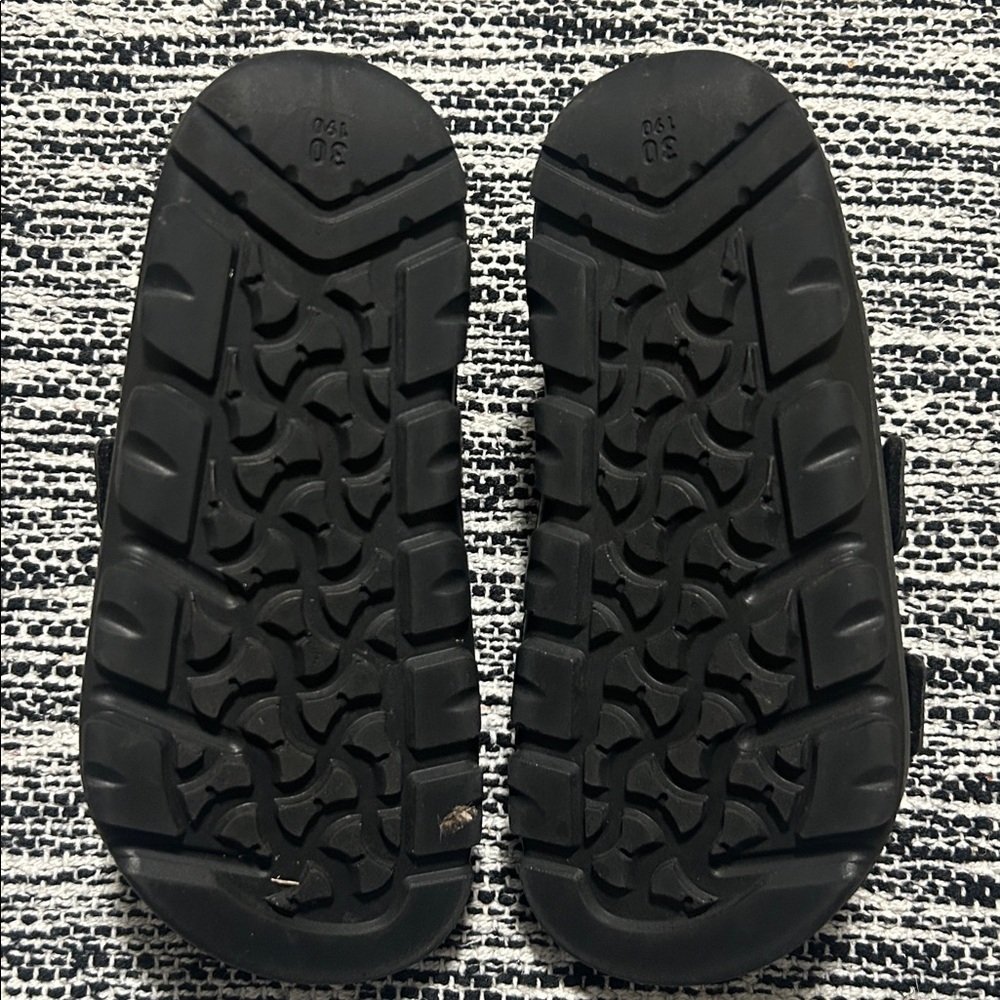 Birkenstock Mogami Kids all black size 30/12-12.5, like new condition - Picture 5 of 11